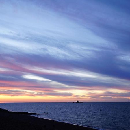 Two Bedroom Private Cottage With Private Parking Just By The Sea Herne Bay Eksteriør bilde