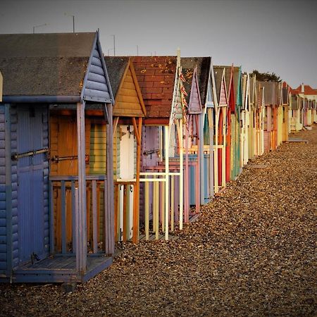 Two Bedroom Private Cottage With Private Parking Just By The Sea Herne Bay Eksteriør bilde
