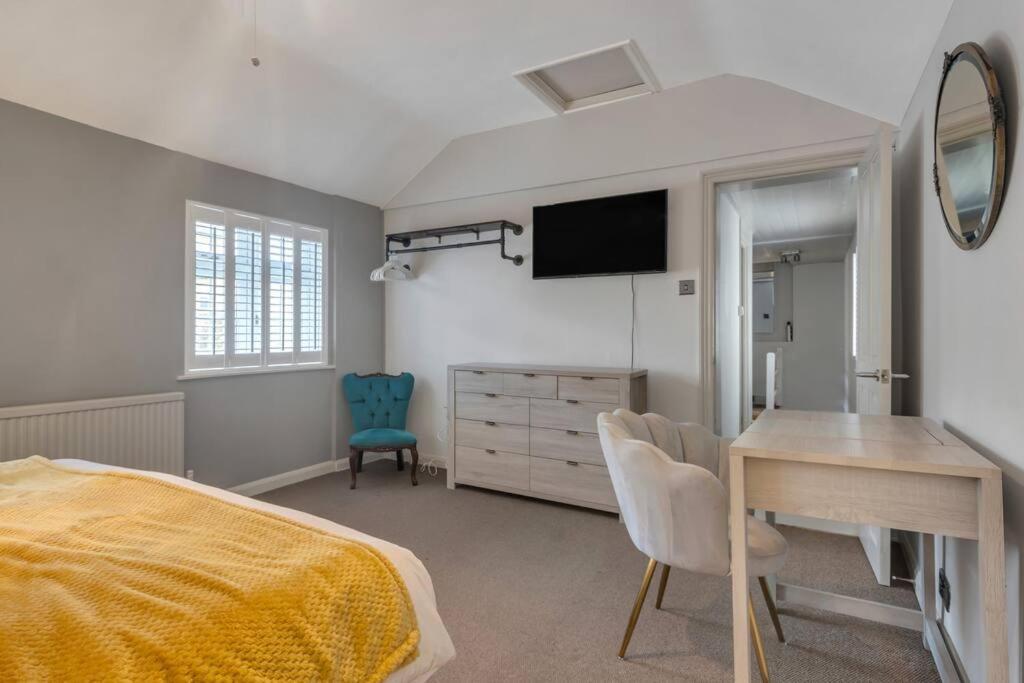 Two Bedroom Private Cottage With Private Parking Just By The Sea Herne Bay Eksteriør bilde