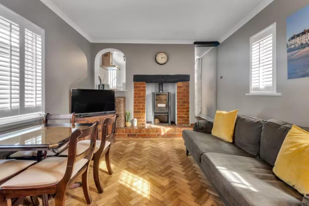 Two Bedroom Private Cottage With Private Parking Just By The Sea Herne Bay Eksteriør bilde
