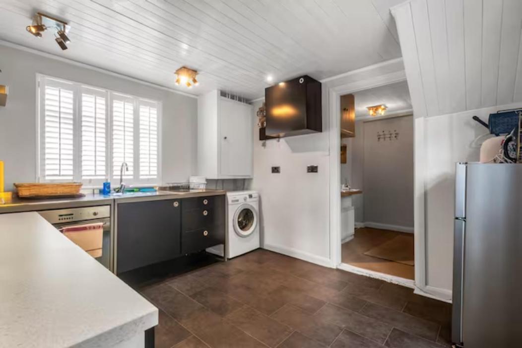 Two Bedroom Private Cottage With Private Parking Just By The Sea Herne Bay Eksteriør bilde