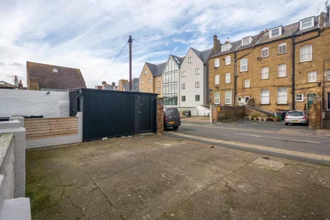 Two Bedroom Private Cottage With Private Parking Just By The Sea Herne Bay Eksteriør bilde